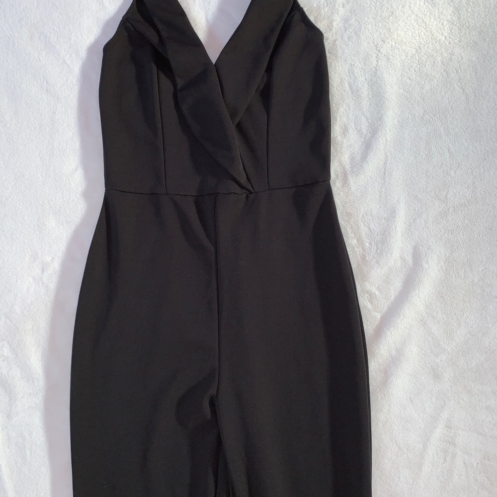 CHARLOTTE RUSSE BLACK FITTED JUMPSUIT